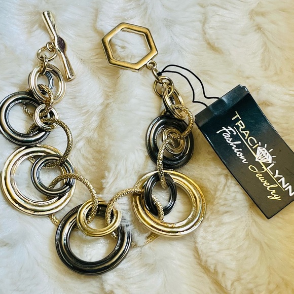 Traci Lynn Gold and Black Circle Bracelet - Picture 1 of 3